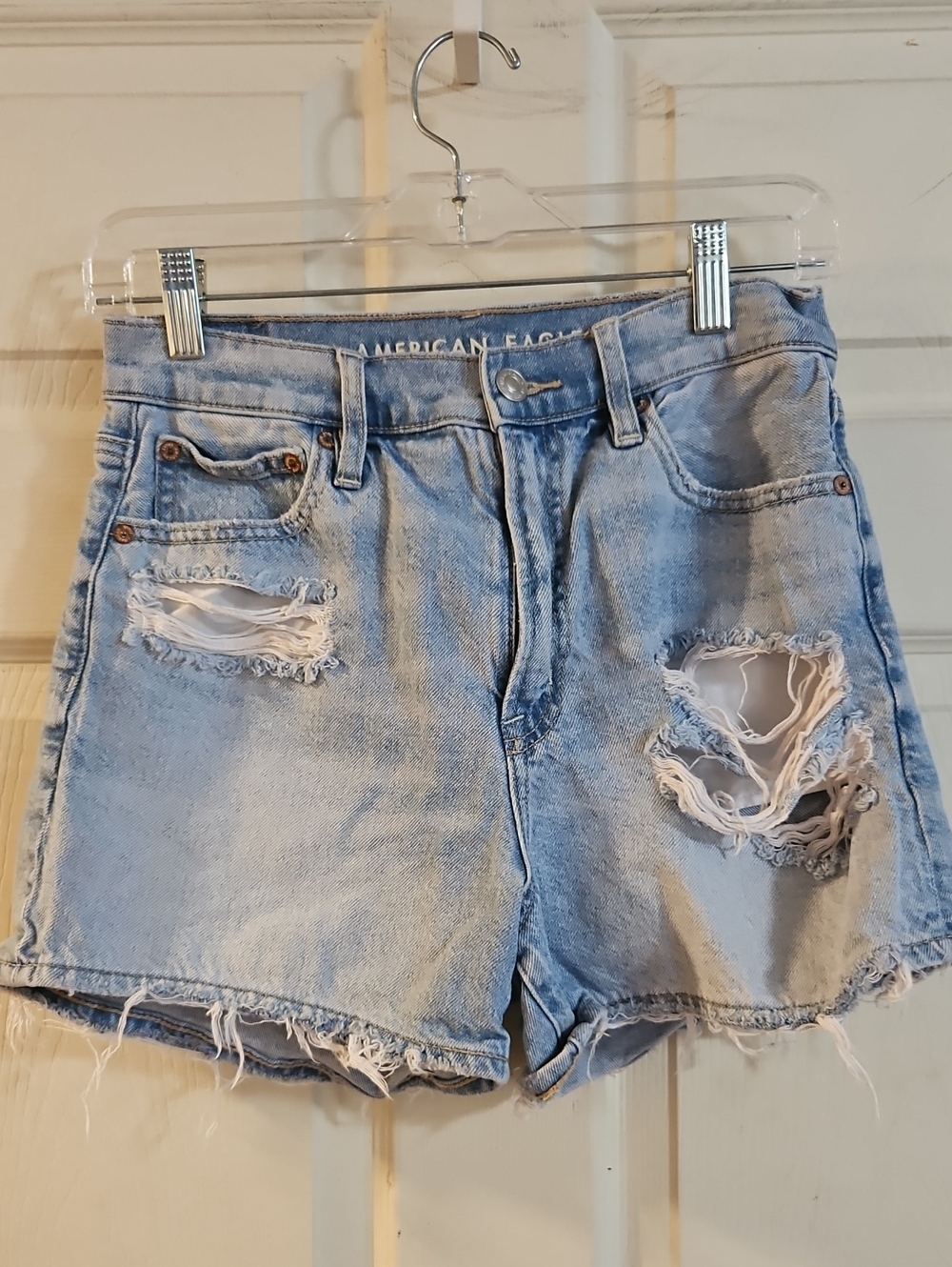 AMERICAN EAGLE HIGHEST RISE '90S BOYFRIEND SHORT:DISTRESSED:GOOD CONDITION: SZ 4